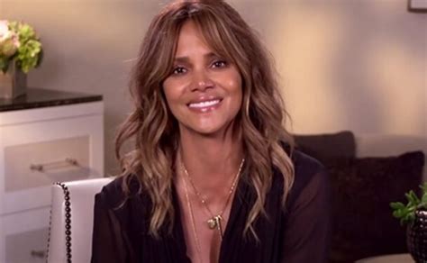 nude pic of halle berry|Halle Berry Shares a Super Sexy Topless Picture on Instagram.